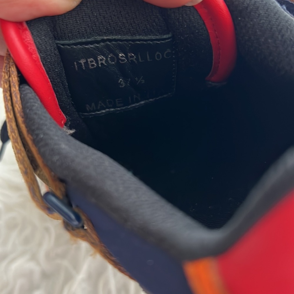 Burberry sneakers 37.5 Size 7.5 - Picture 4 of 9